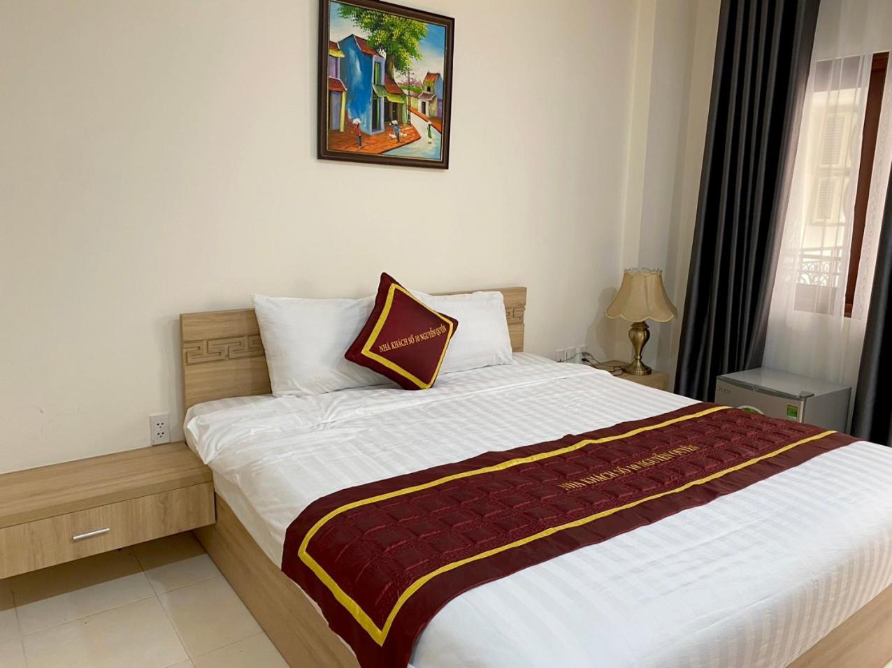 NguyẽN QuyèN Hotel Hanoi Exterior photo
