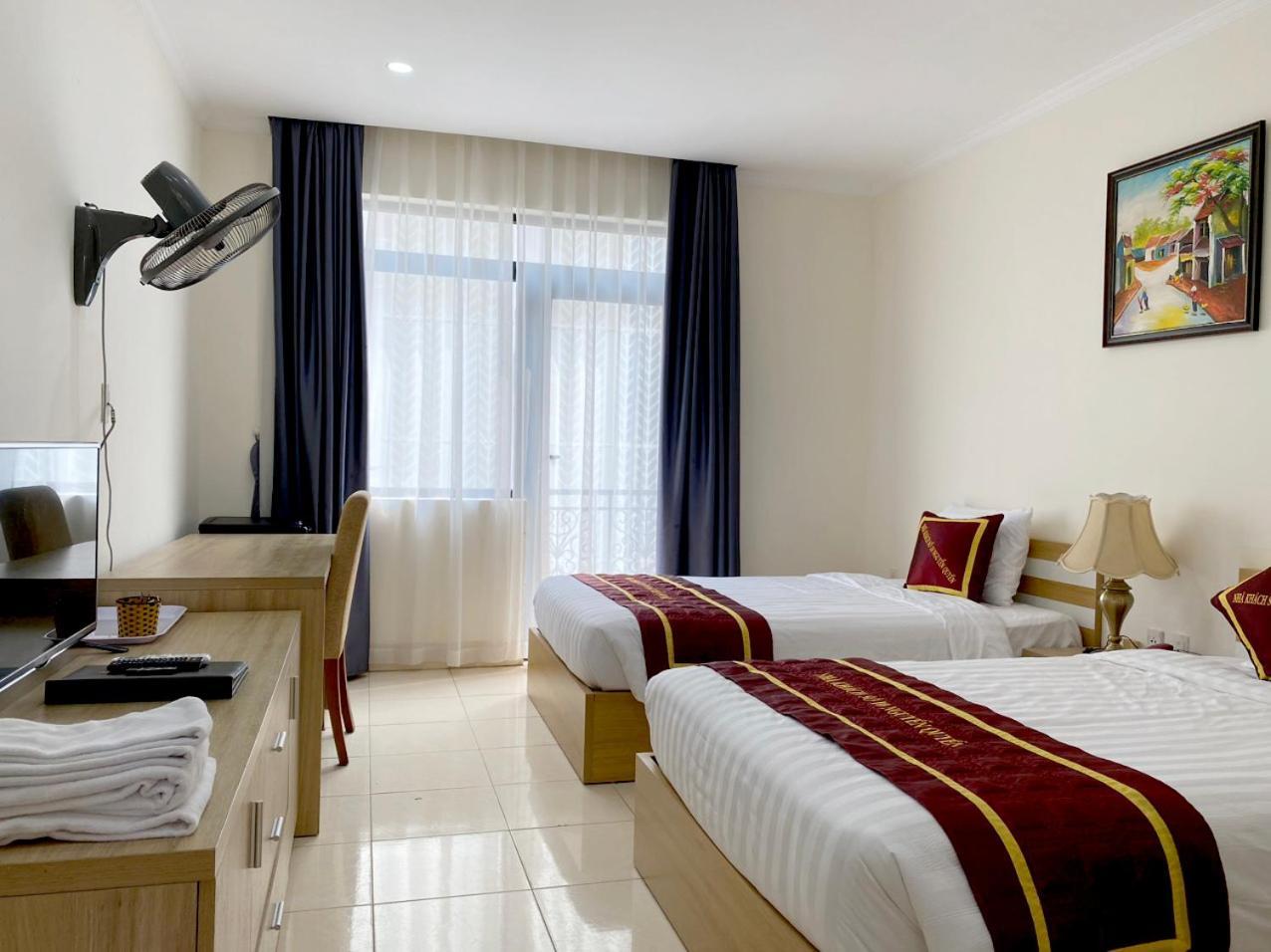 NguyẽN QuyèN Hotel Hanoi Exterior photo